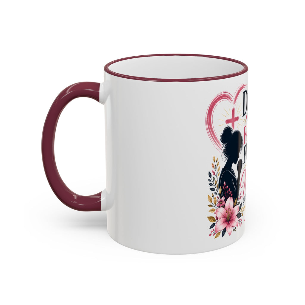 Accent Rim & Handle Mug — Spanish "Detrás de Cada Familia Fuerte Hay Una Madre Que Ora" Inspirational Coffee Mug