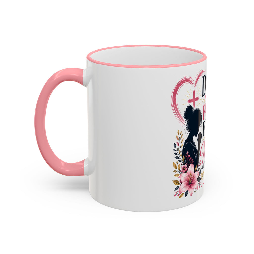 Accent Rim & Handle Mug — Spanish "Detrás de Cada Familia Fuerte Hay Una Madre Que Ora" Inspirational Coffee Mug