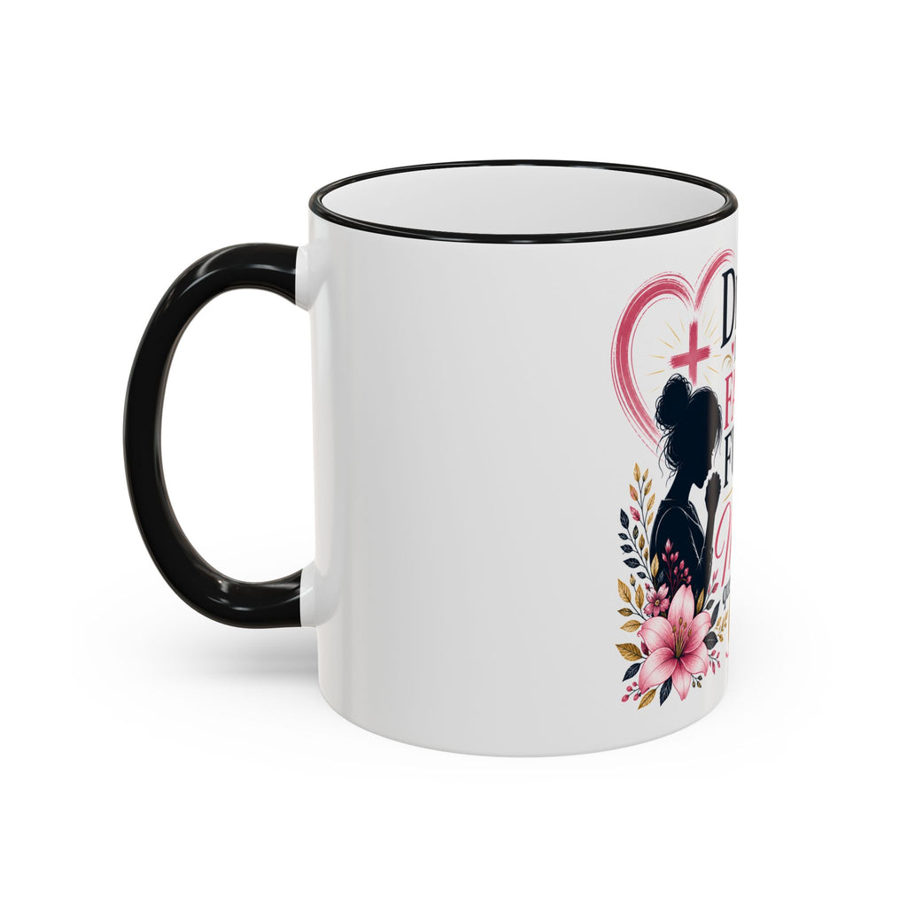 Accent Rim & Handle Mug — Spanish "Detrás de Cada Familia Fuerte Hay Una Madre Que Ora" Inspirational Coffee Mug
